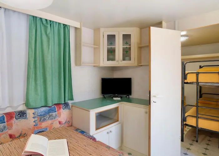 Casa Mobile Lux La Pineta 21 * Αλμπένγκα